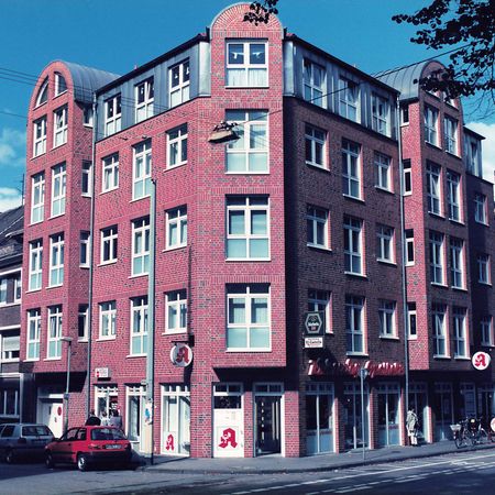 Haus mit neu eingebauten Fenstern